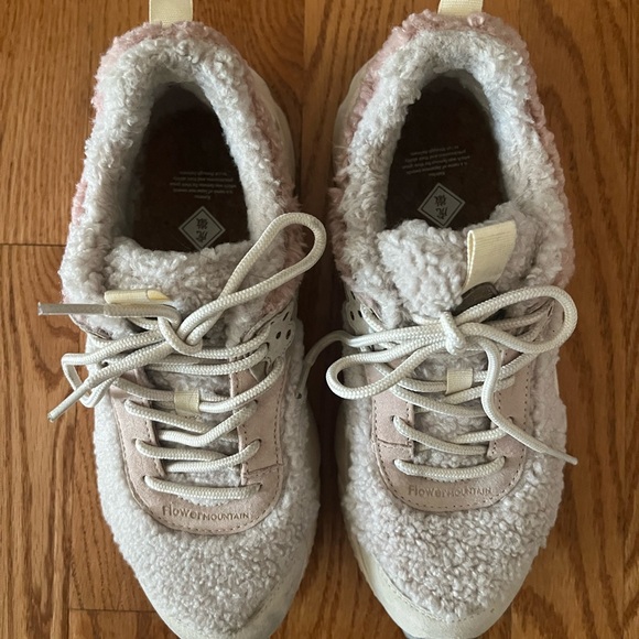 Flower mountain teddy shearling shoes - Picture 2 of 5